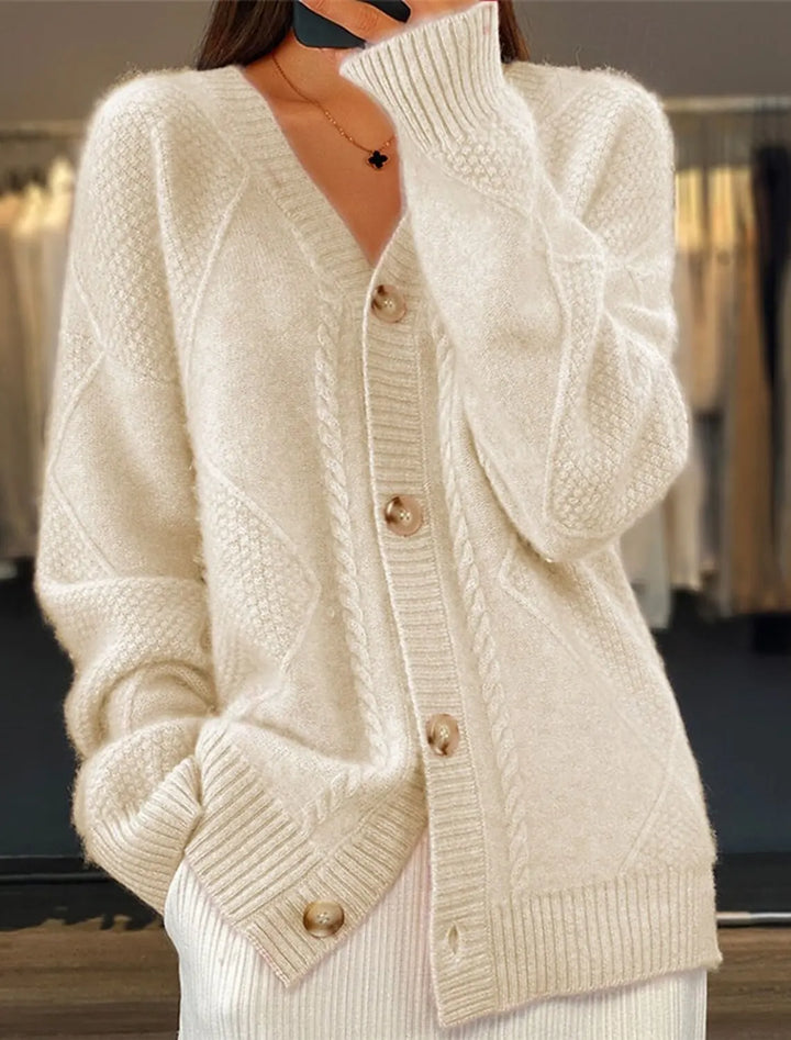 Elowen – Cozy Cable Knit Cardigan