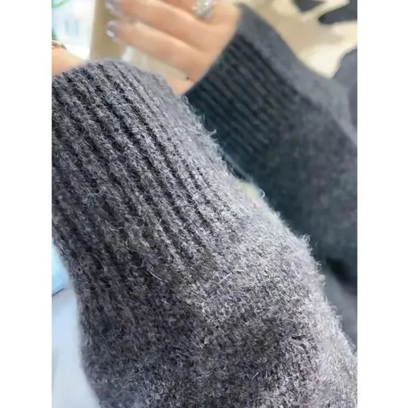 Frankie – Contrast Cat Motif Sweater